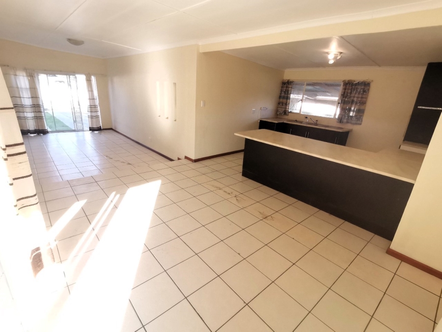 To Let 2 Bedroom Property for Rent in Beacon Bay Eastern Cape
